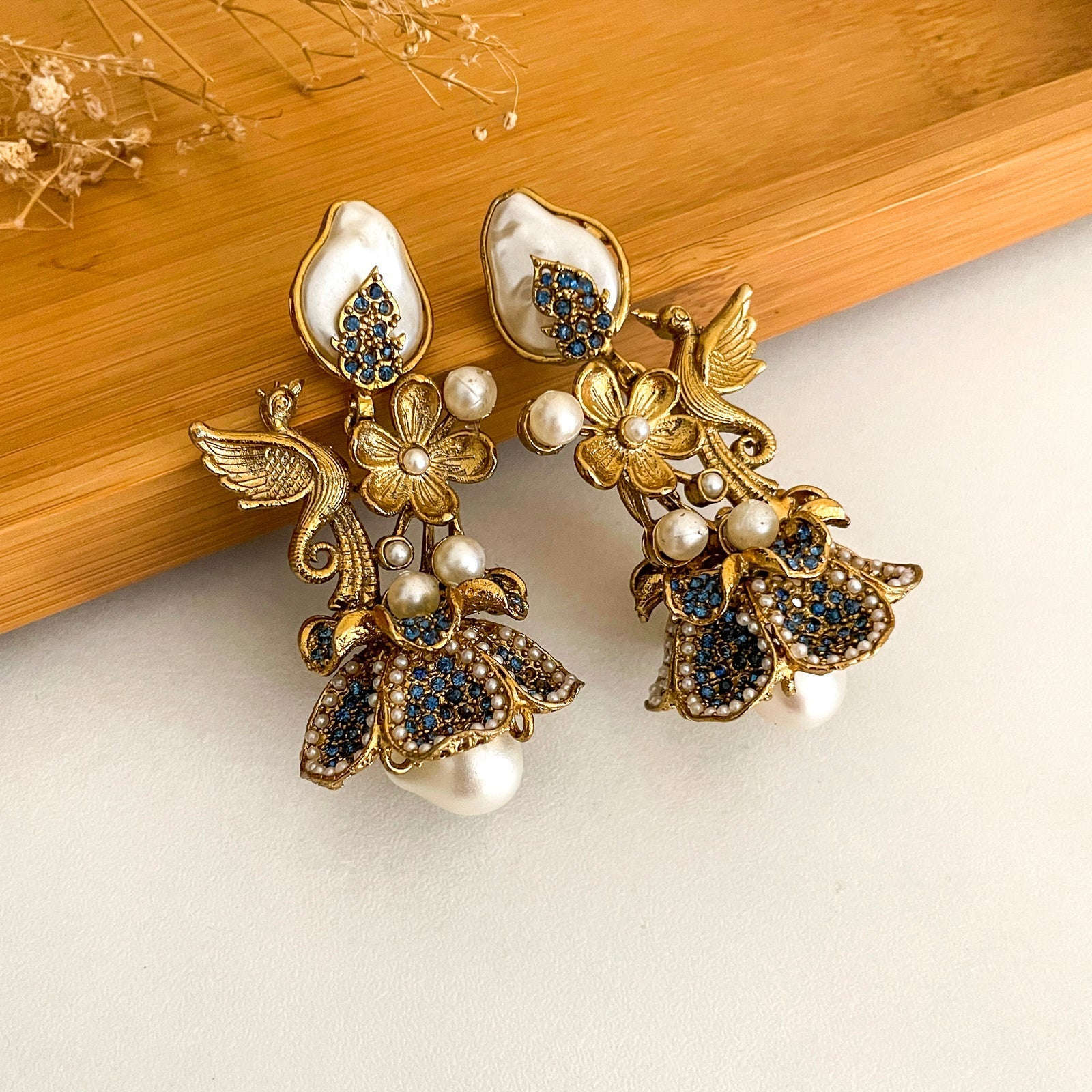 Raya Pearl Vintage Floral Glow Earrings - ER-89 Chikoo