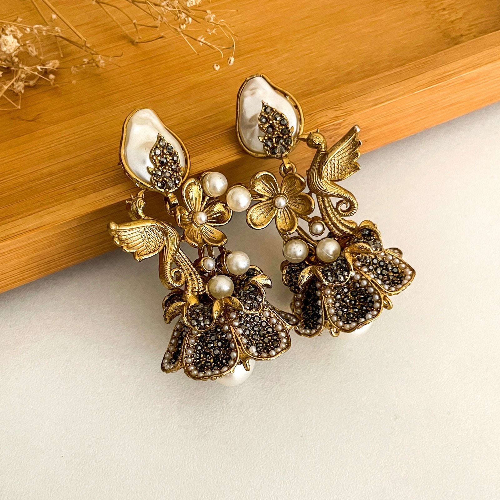 Raya Pearl Vintage Floral Glow Earrings - ER-89 Chikoo
