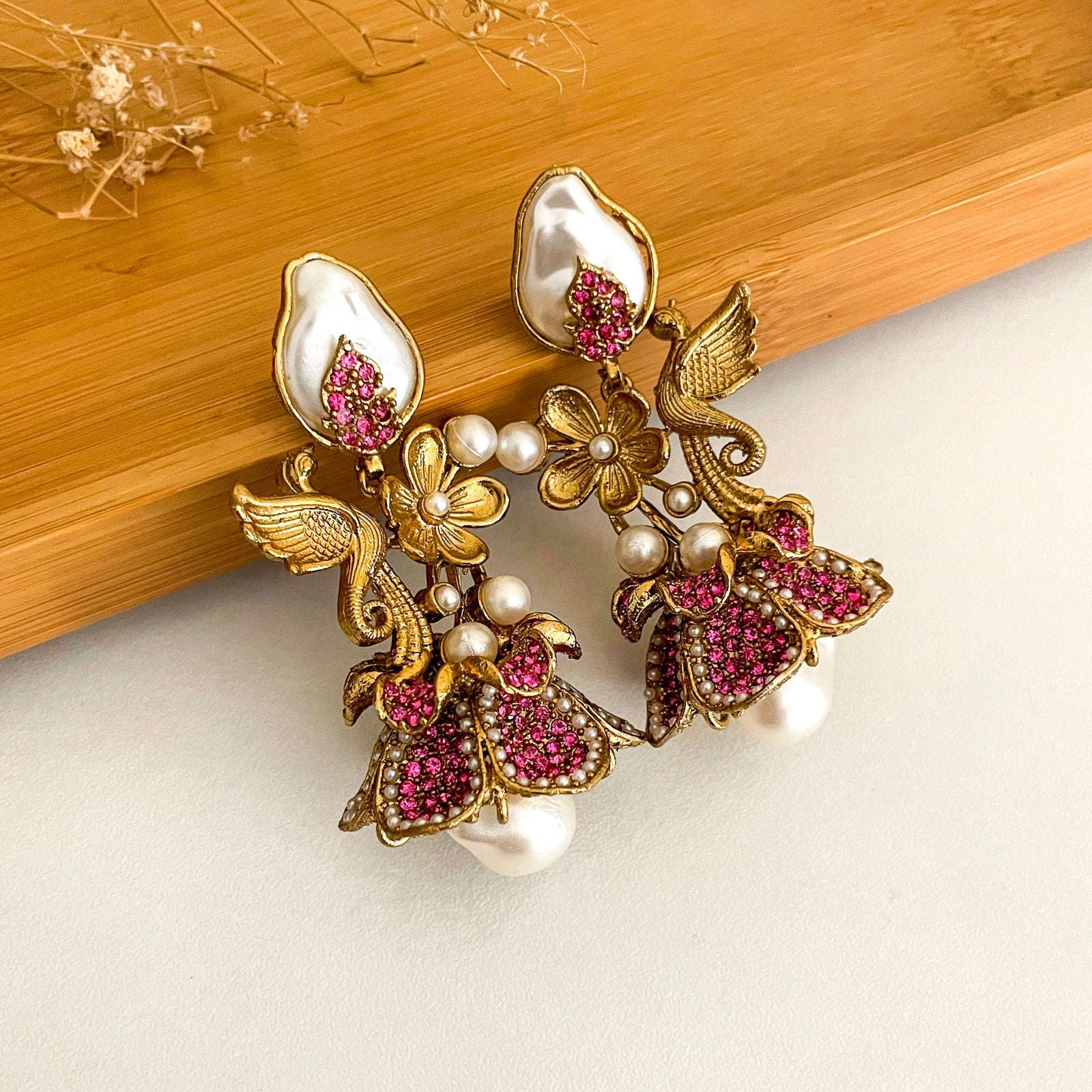 Raya Pearl Vintage Floral Glow Earrings - ER-89 Chikoo