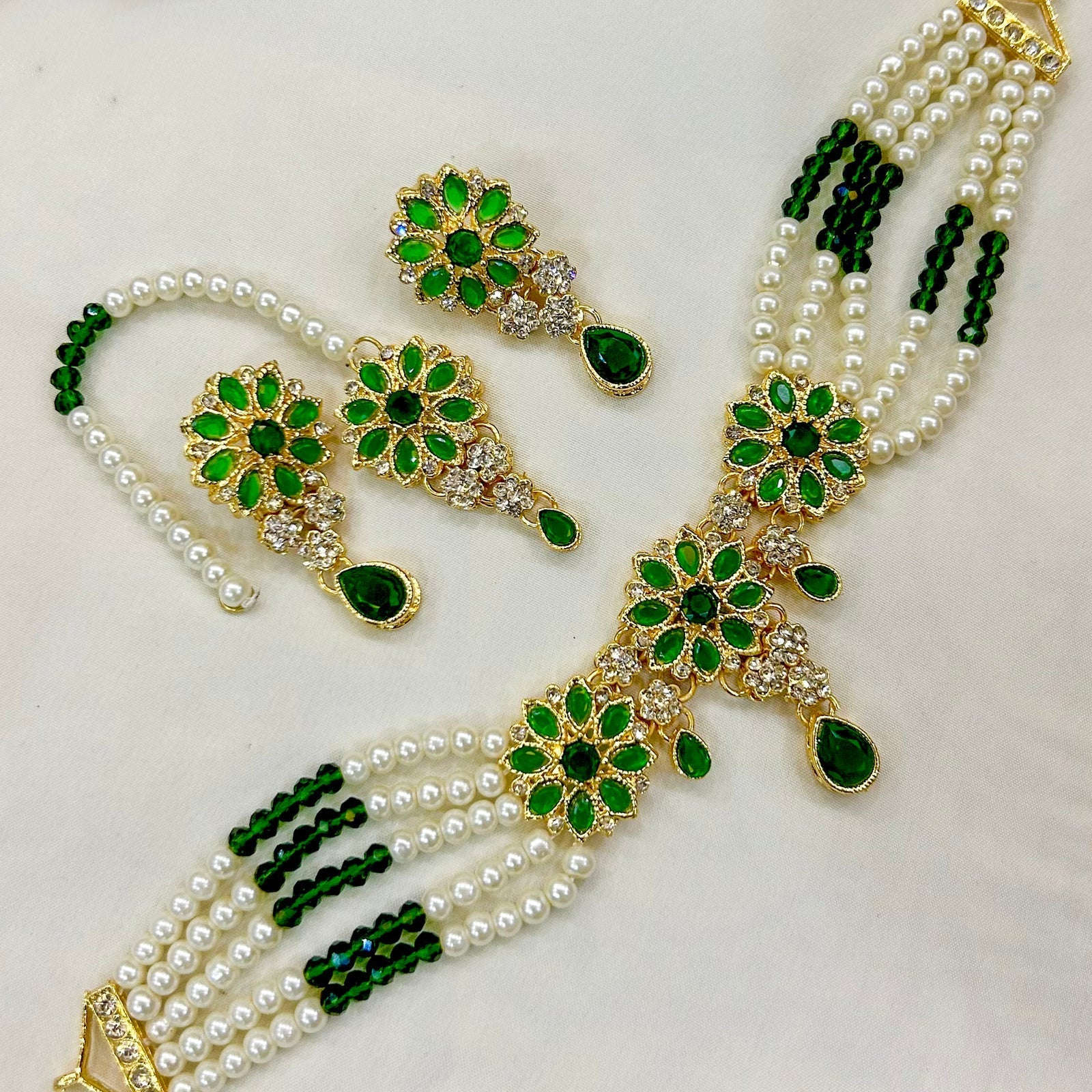 Pearl Charm Fantasy Choker Set CS-43 Chikoo