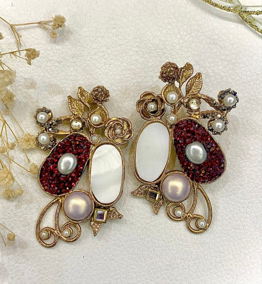 Jawahir Shimmering Star Earrings - ER-72