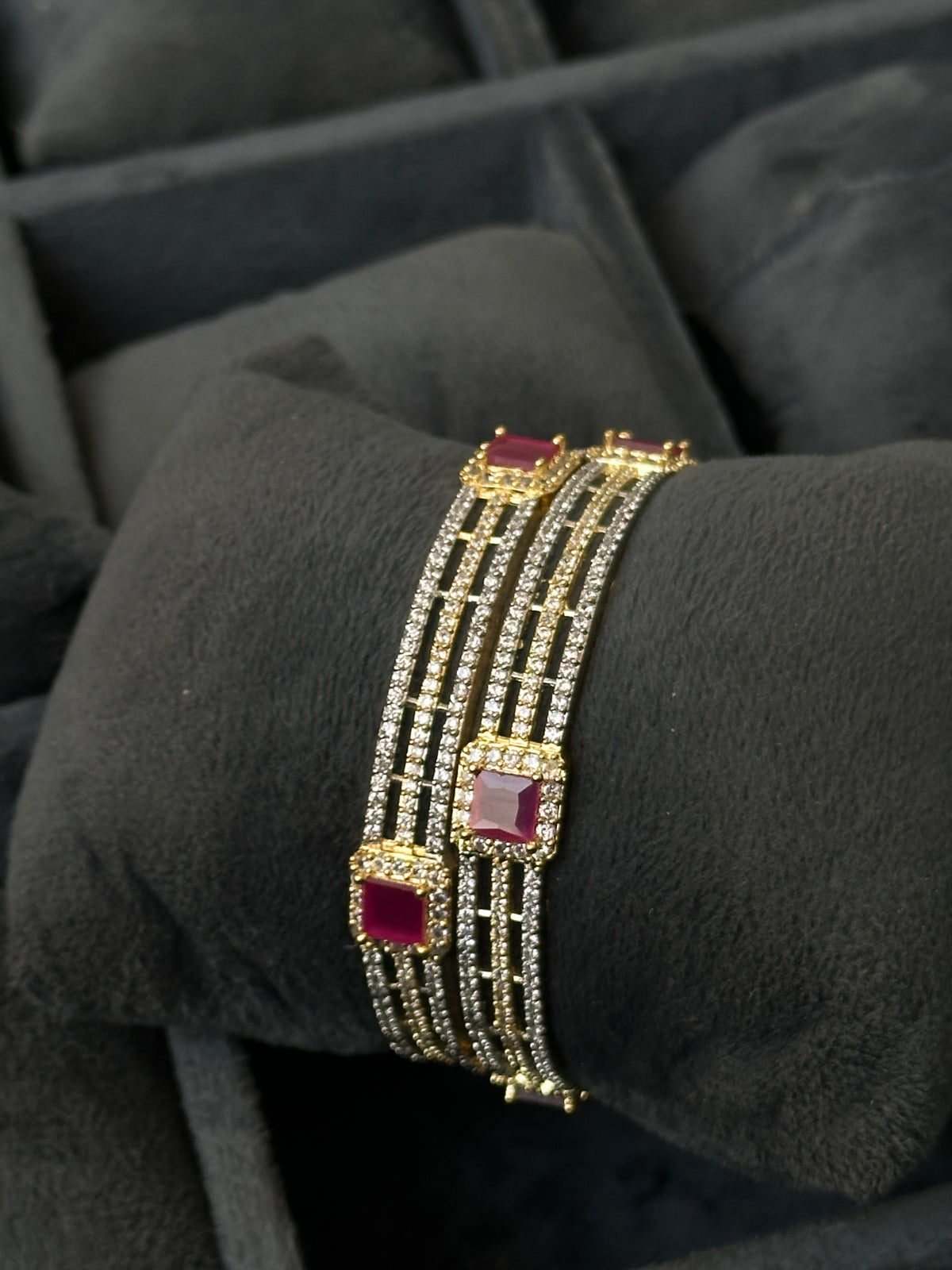 Vintage Oasis Hoop Bangles- Chi-46
