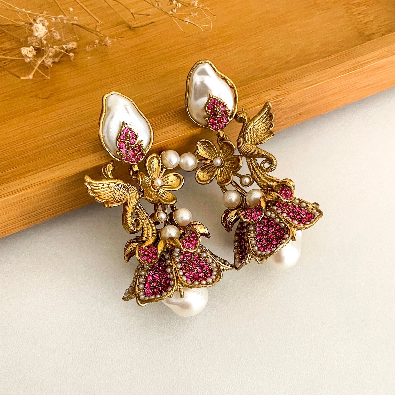 Raya Pearl Vintage Floral Glow Earrings - ER-89