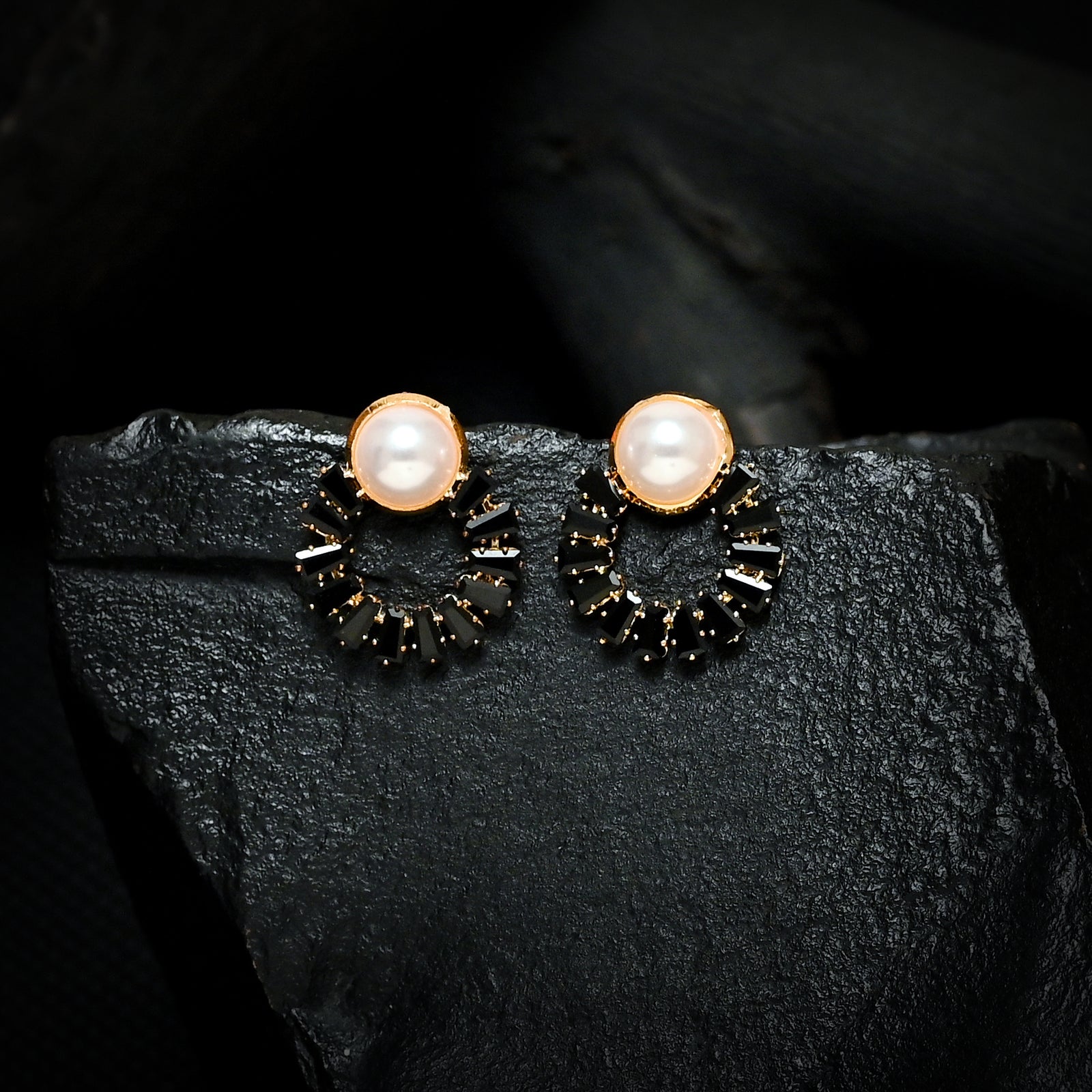 Little Round Pearl Earring (CR-11)