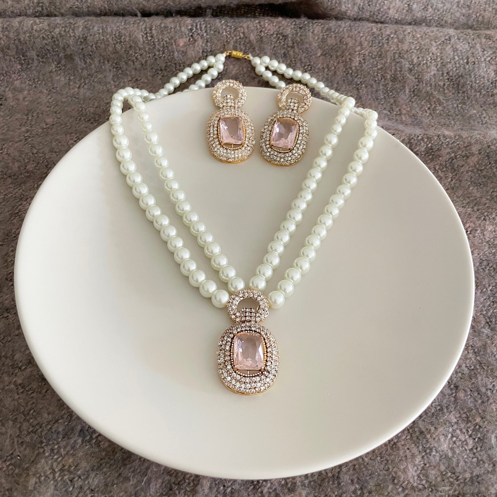 Dur e Husun Pearl & Emerald Grandeur Necklace Set - S-52